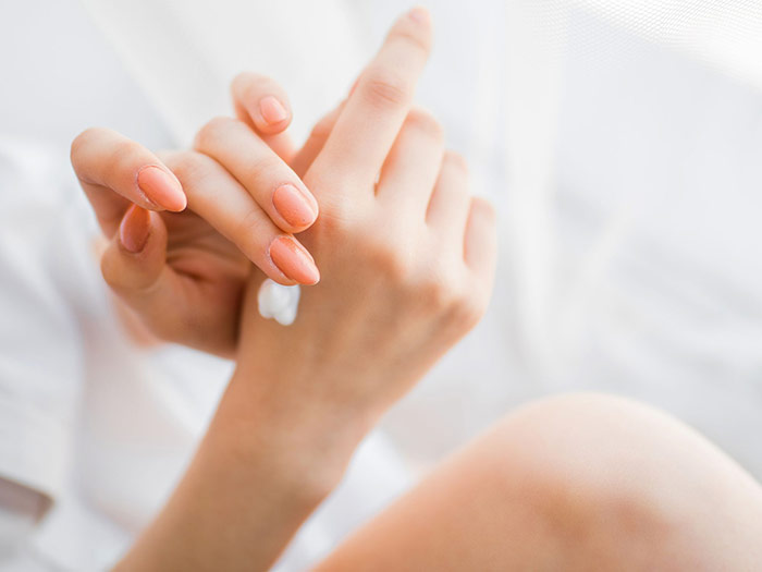 تأثیر مرطوب کننده‌ها برای مراقبت از پوست دست‌