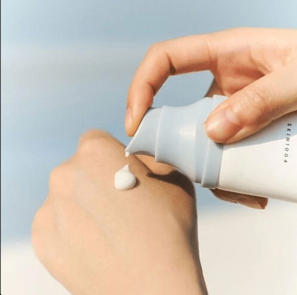 کرم ضد آفتاب سنتلا SKIN 1004 هیالو سیکا با SPF 50 حجم 50 میلی لیتر